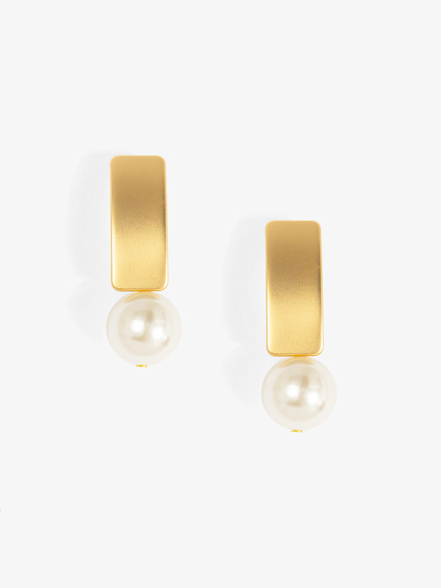 Matte Gold Bar Pearl Drop Earring