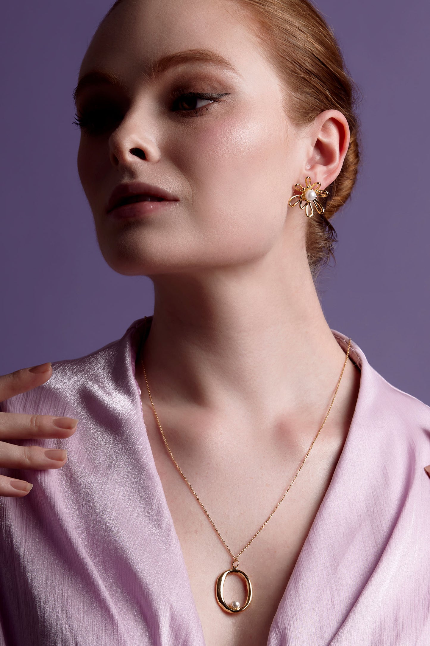 Hammered Oval Pearl Pendant Necklace