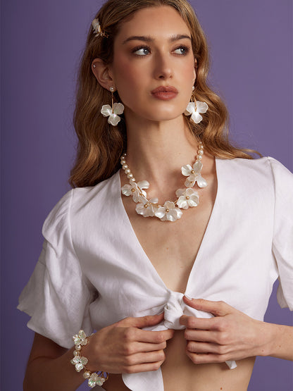 Bloomlight Pearl Flower Bracelet