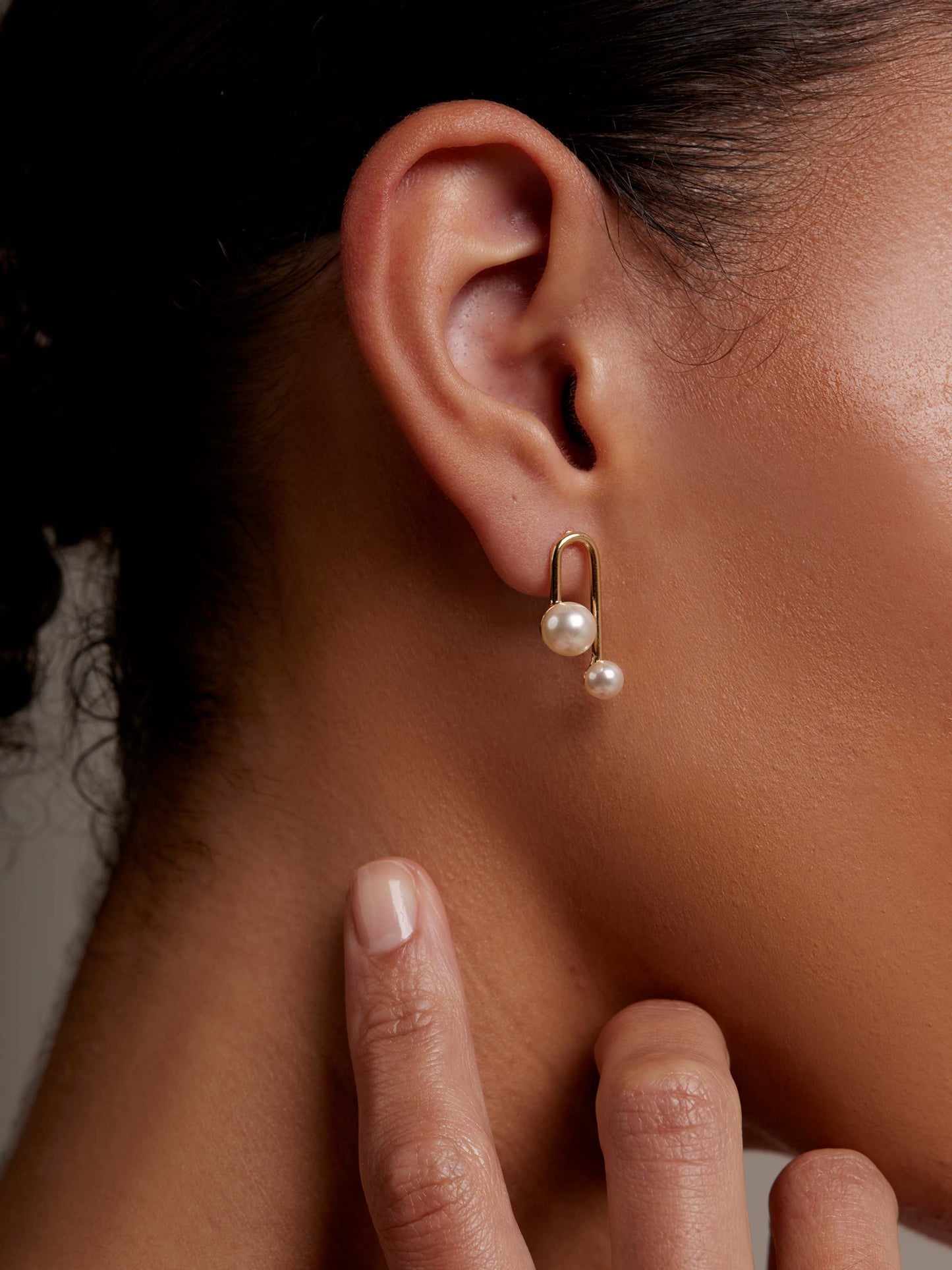 Asymmetrical Pearl Drop Earring