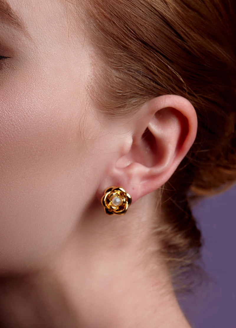 Camellia Pearl Stud Earring