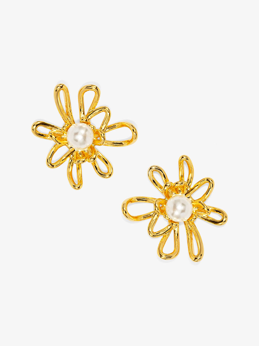 Pearl Daisy Stud Earring