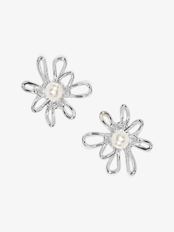 Pearl Daisy Stud Earring