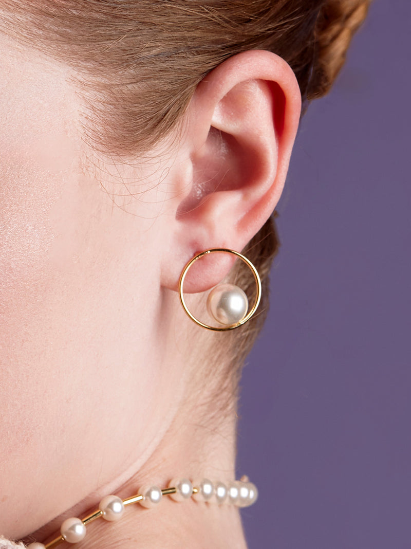 Front-facing Pearl Orbit Earring
