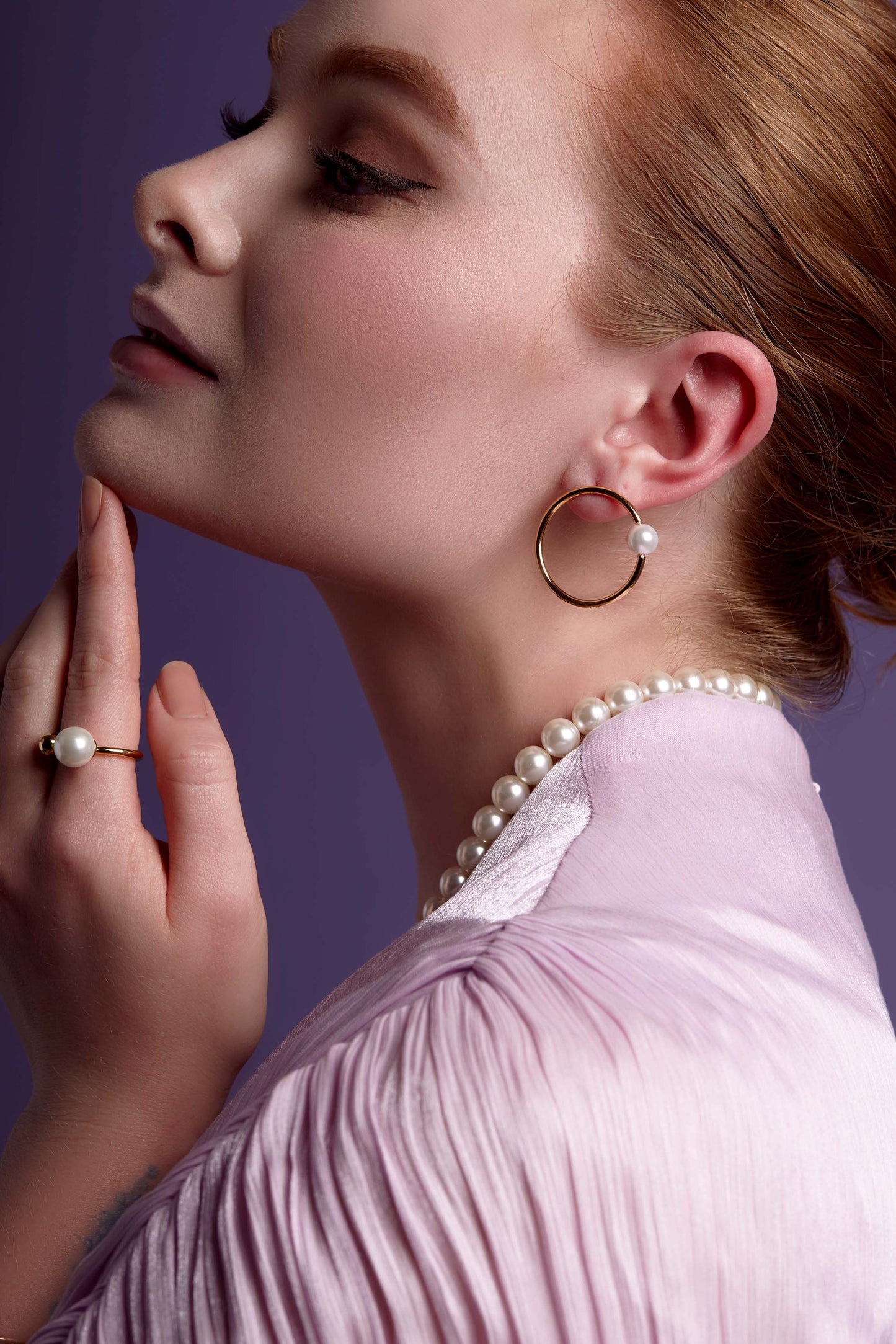 Front-facing Pearl Accent Circle Earring