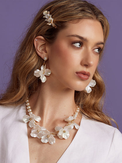 Pearl Petal Flower Hair Clip