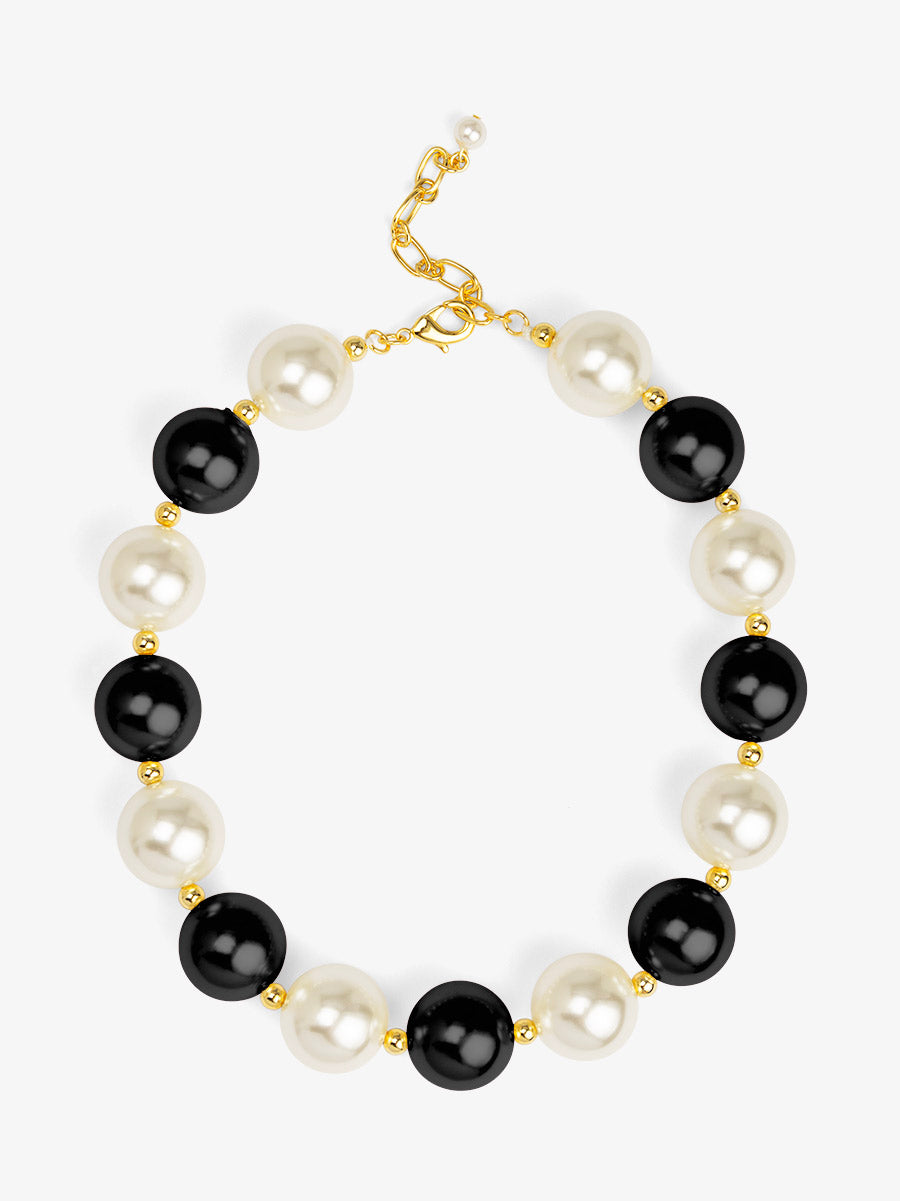 Oversized Pearl Collar Necklace