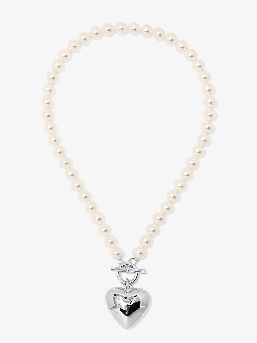 Heart Charm Pearl Collar Necklace