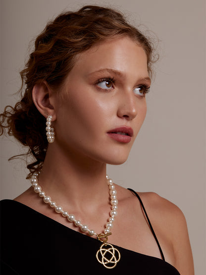 Clover Charm Pearl Beaded Collar Necklace