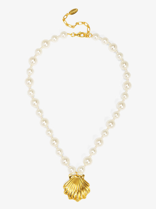 Scallop Pendant Pearl Necklace